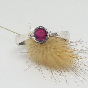 Simplicity spinel ring