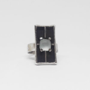 Unique aquamarina ring