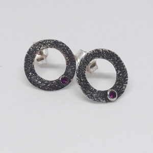 Shape it ruby earrings